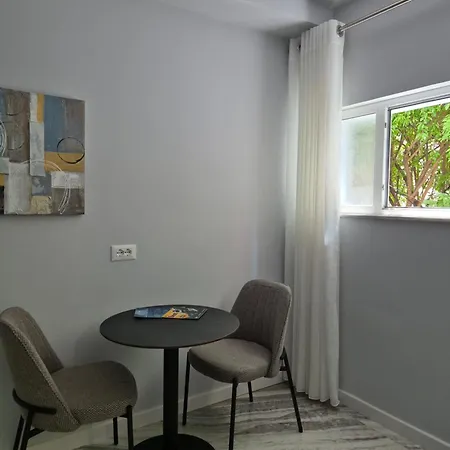 Cloud Cane Apartment